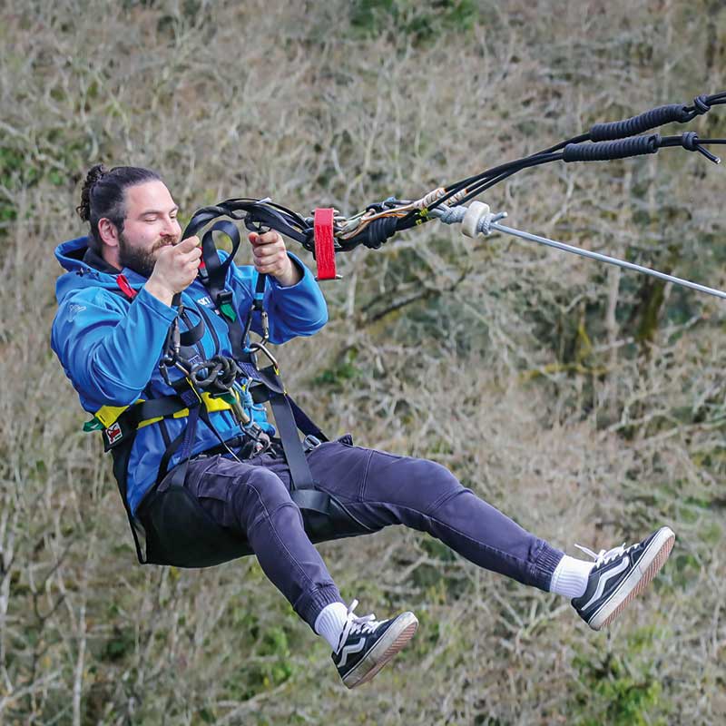 SAUT PENDULAIRE SUR CORDE